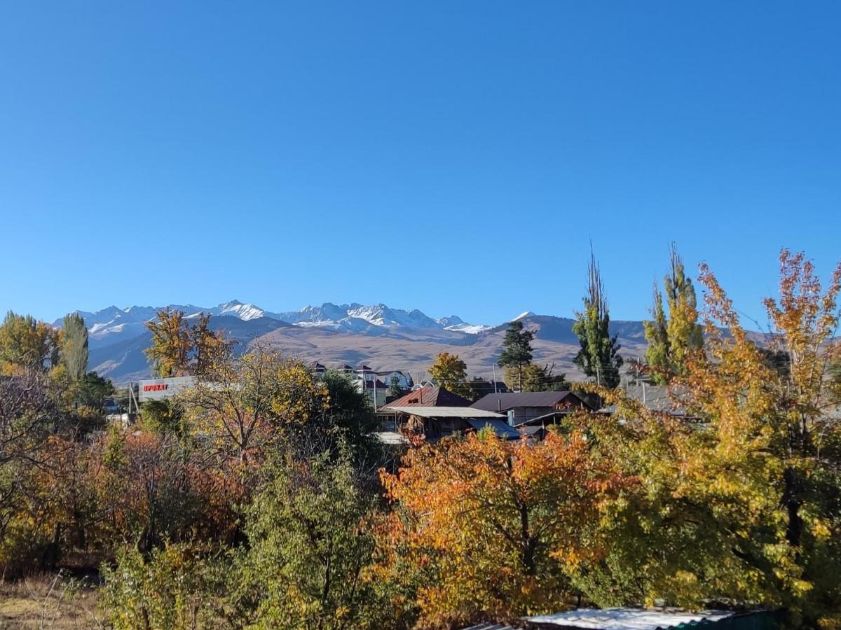 Tuenduek Guest House, Karakol Ngoại thất bức ảnh