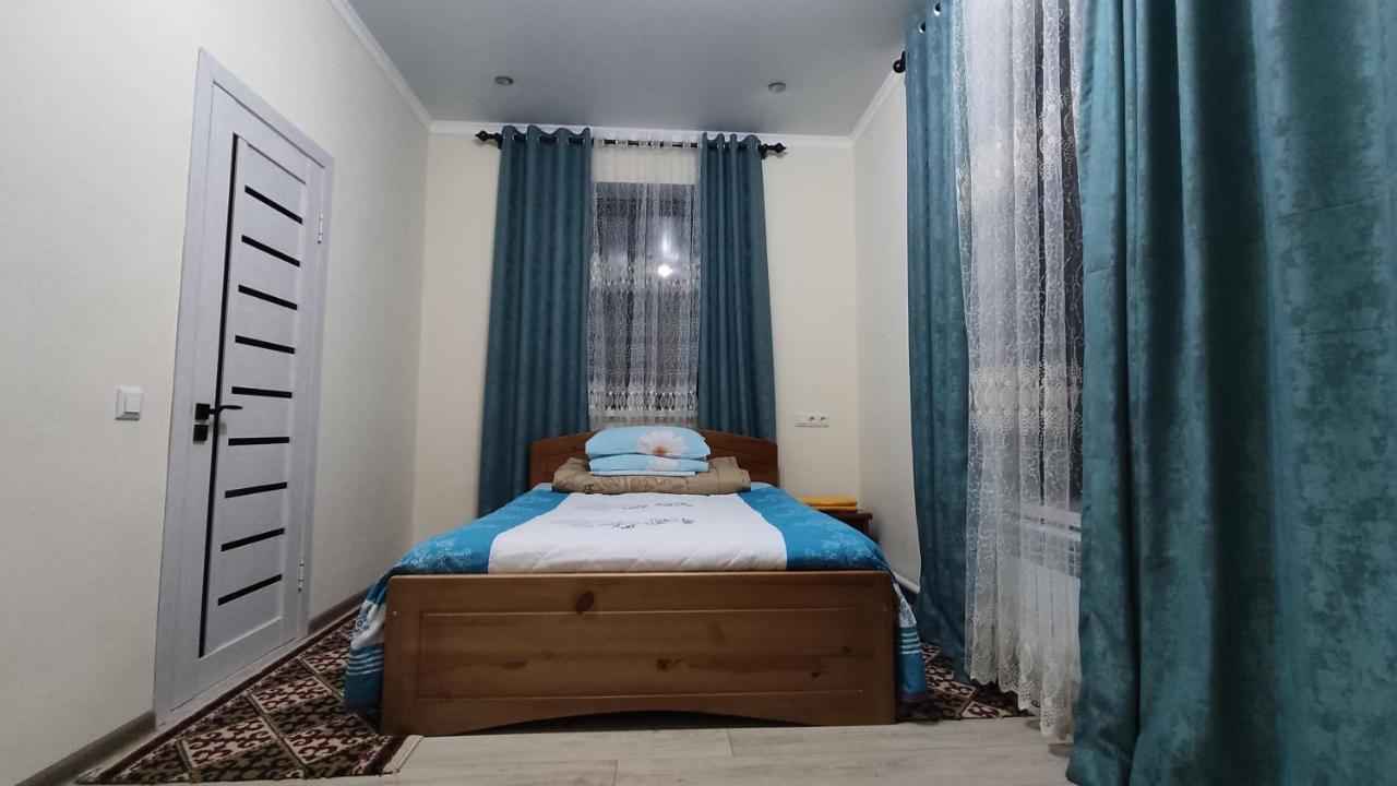 Tuenduek Guest House, Karakol Ngoại thất bức ảnh