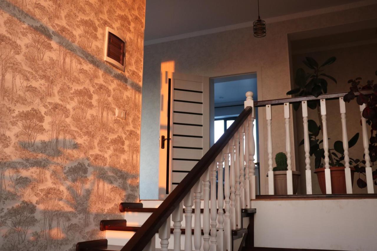Tuenduek Guest House, Karakol Ngoại thất bức ảnh