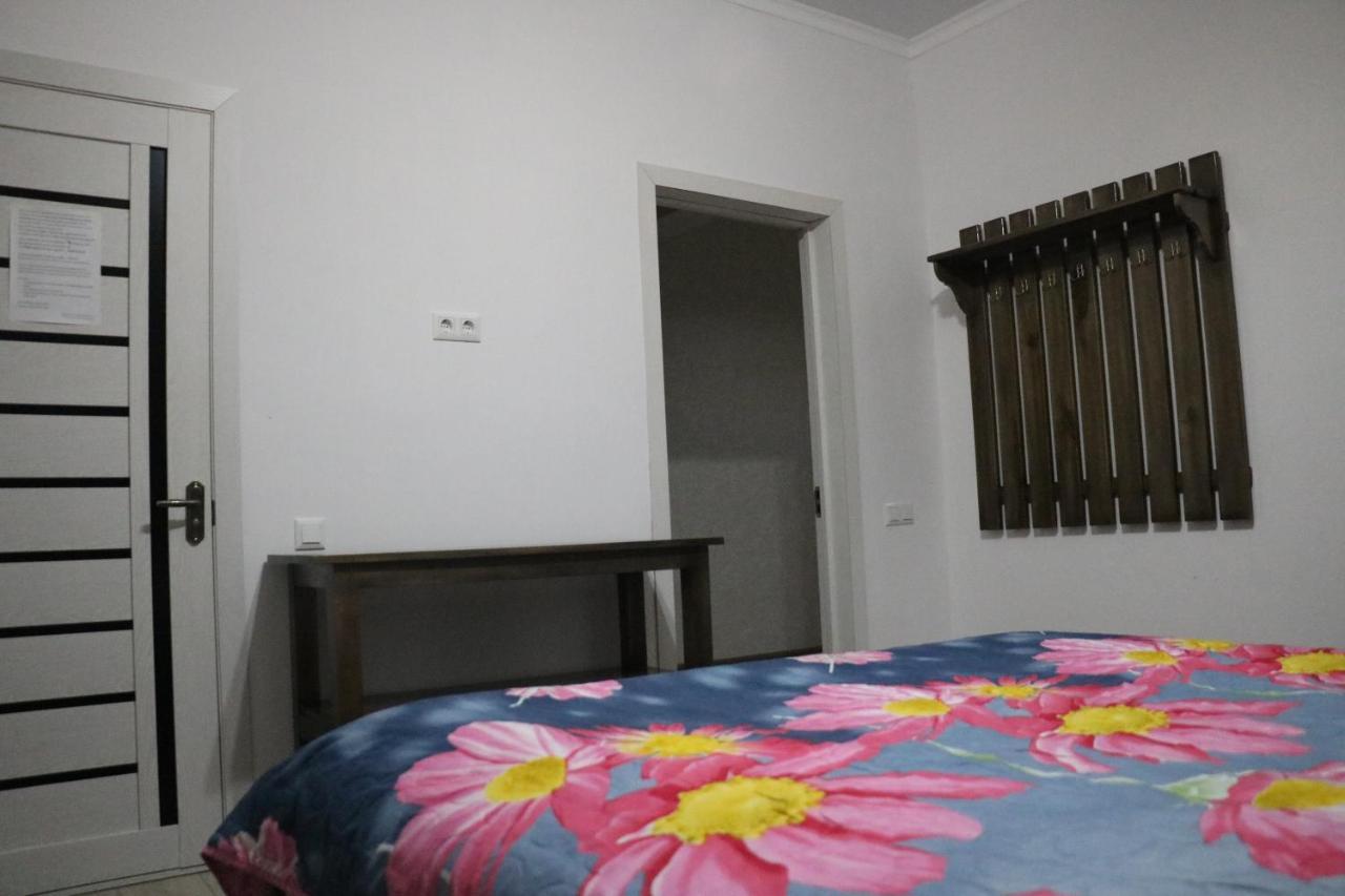 Tuenduek Guest House, Karakol Ngoại thất bức ảnh