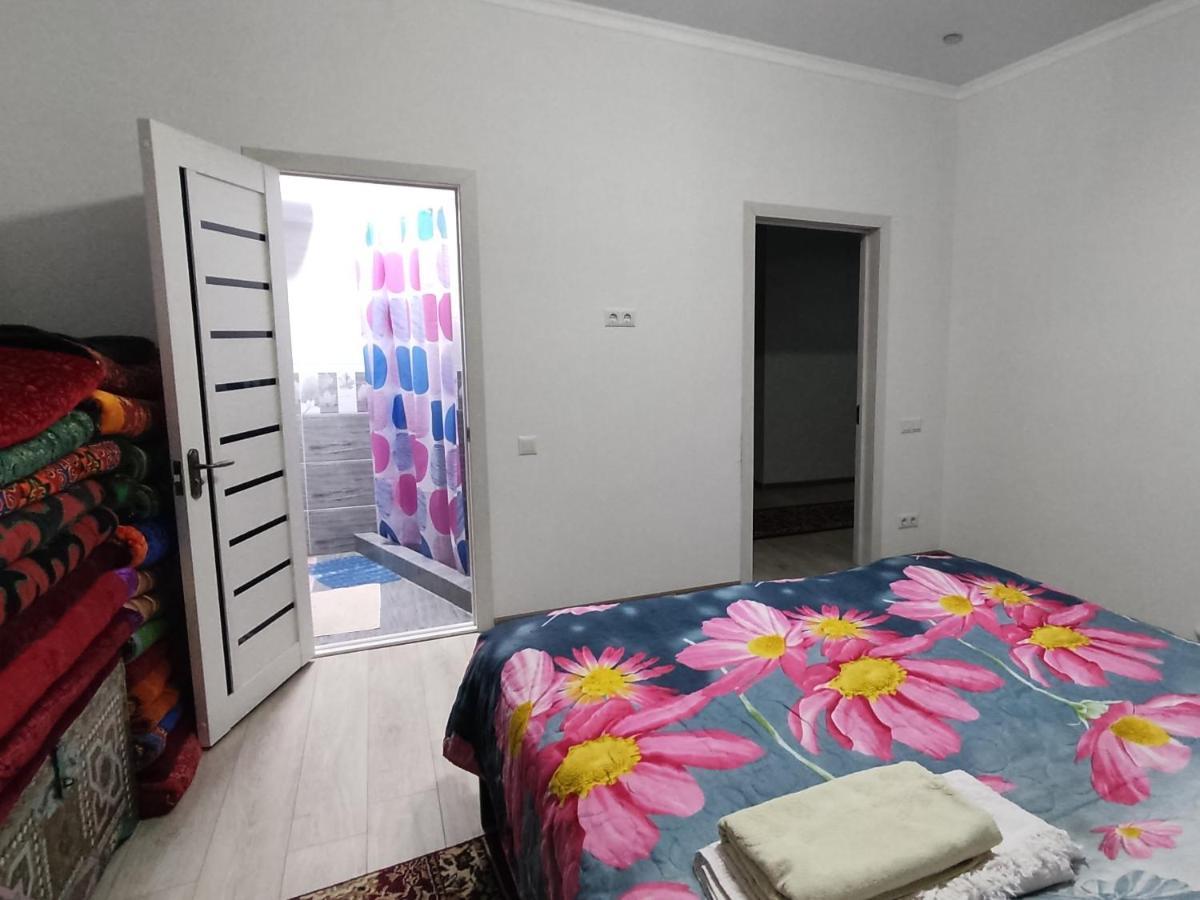 Tuenduek Guest House, Karakol Phòng bức ảnh