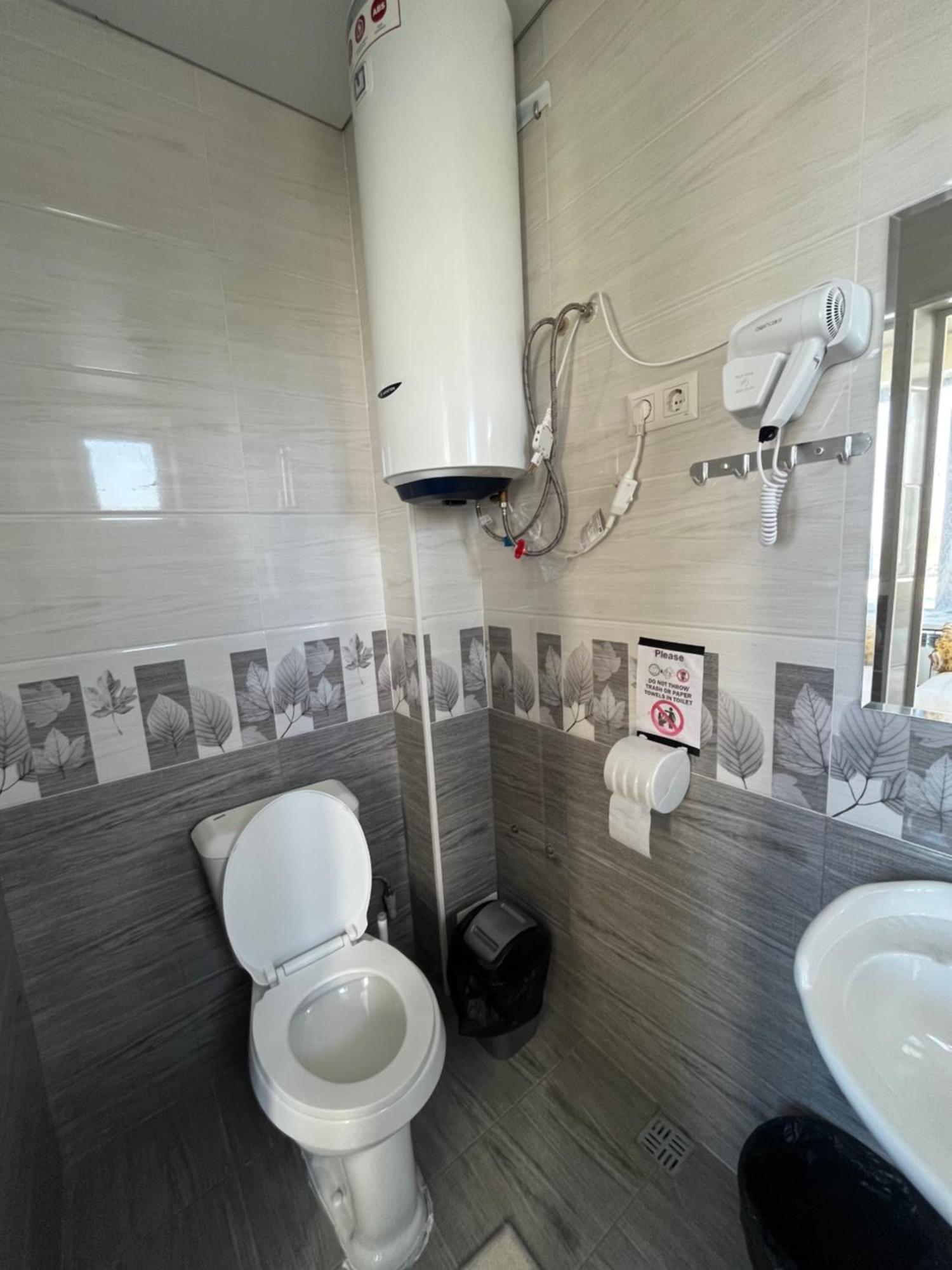 Tuenduek Guest House, Karakol Ngoại thất bức ảnh