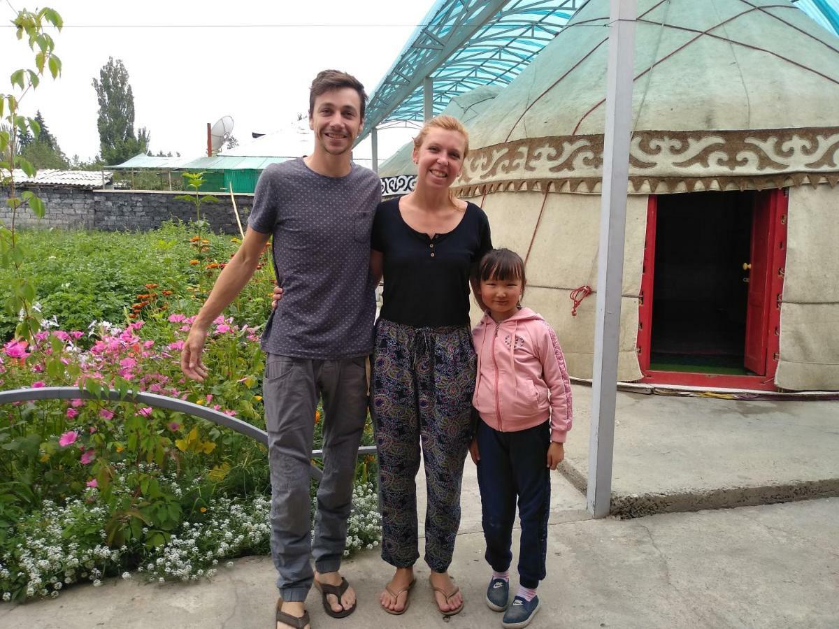 Tuenduek Guest House, Karakol Ngoại thất bức ảnh